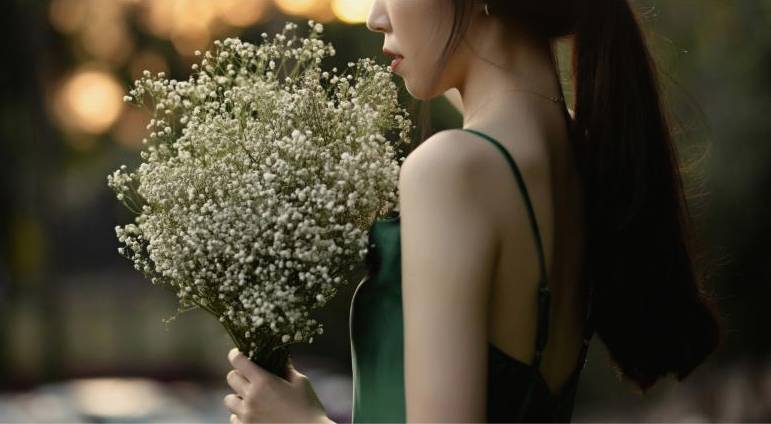 Floral arrangement hero