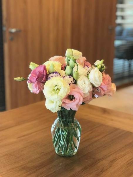 Seasonal arrangement hero